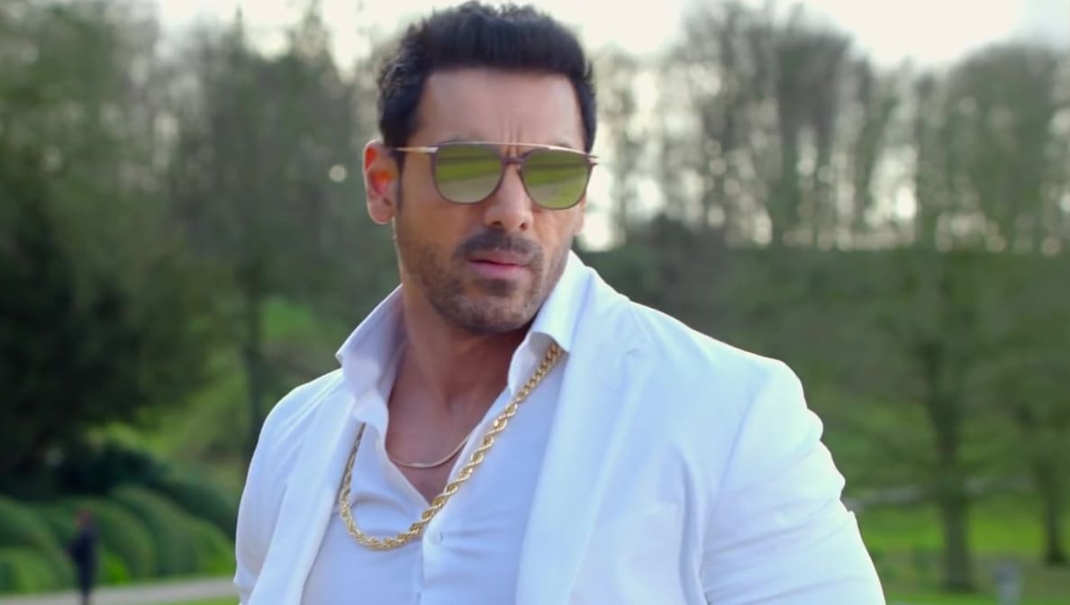 John Abraham Celebrity Style In Official Trailer Pagalpanti