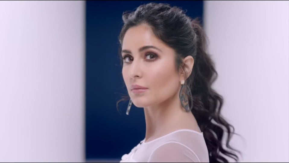 Celebrity Hairstyle Of Katrina Kaif From Fbb Blend It Like Kat Film Fbb 2019 Charmboard Katrina kaif get robbed by someone and now they mummified her and planning to do something with her can u guys suggest them what to do with her next?