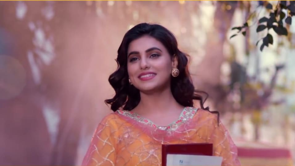 Ginni Kapoor Celebrity Style In Chakvi Kadhai Single 2019 From Chakvi Kadhai Charmboard