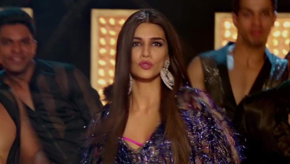 Kriti Sanon Celebrity Style In Coca Cola Lukka Chuppi 2019 From Coca Cola Charmboard As the recipe for the syrup called for coca leaf extract and caffeine from the kola nut, the name coca kola was easy to come up with. chandbali