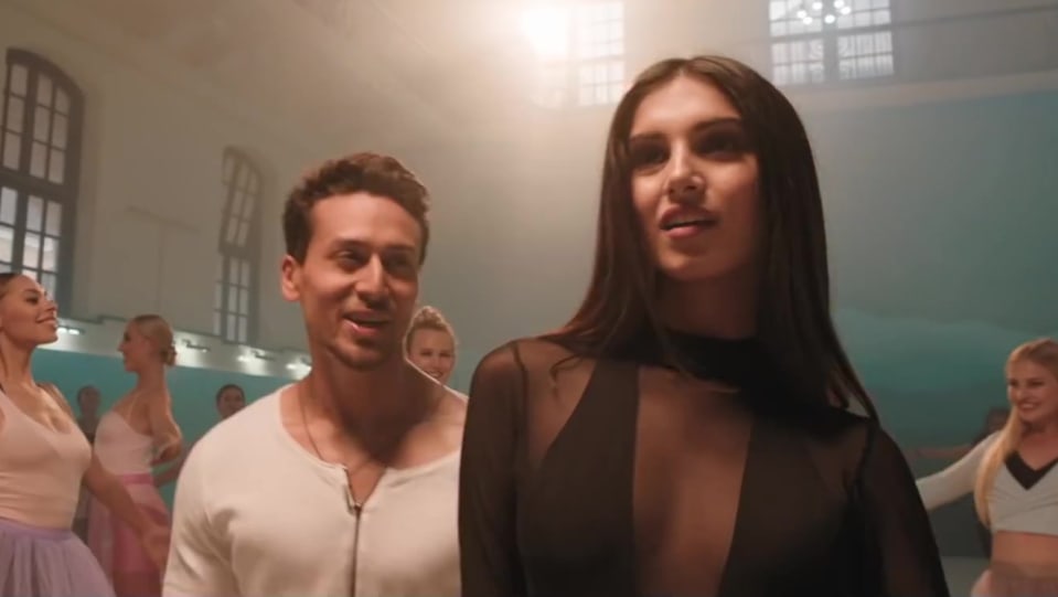 Tara Sutaria Celebrity Style In Jatt Ludhiyane Da Student Of The Year 2 2019 From Jatt Ludhiyane Da Charmboard Tiger shroff, tara sutaria & ananya pandey masti moments while shooting student of the year 2. jatt ludhiyane da student of