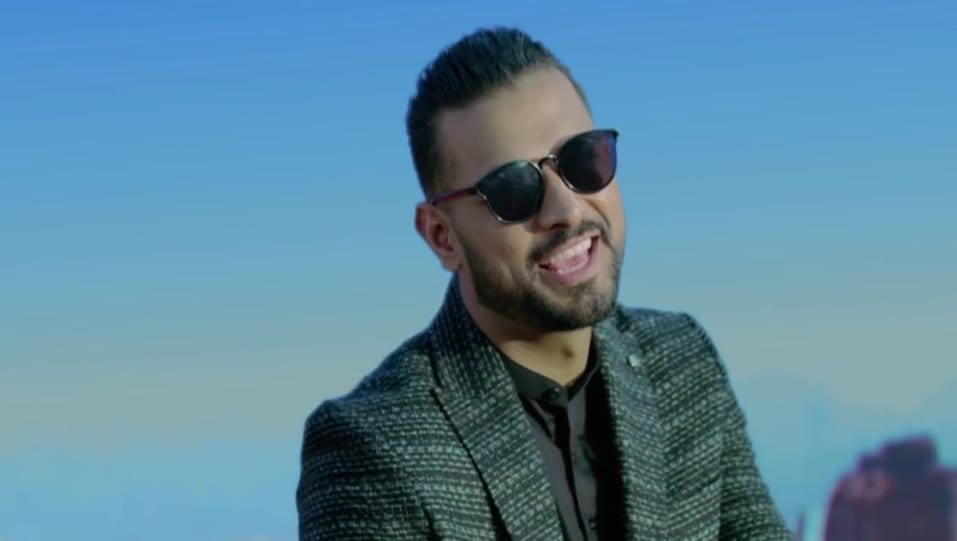 Garry Sandhu Celebrity Style In Wallah Single 2020 From Wallah Charmboard Garry sandhu with his dog. kurta