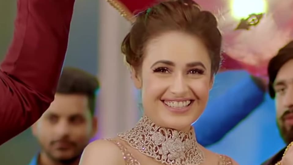 Celebrity Makeup Of Yuvika Chaudhary From Goldy Golden Single 2019 Charmboard Get other latest updates via a notification on our mobile app available on android and itunes. charmboard