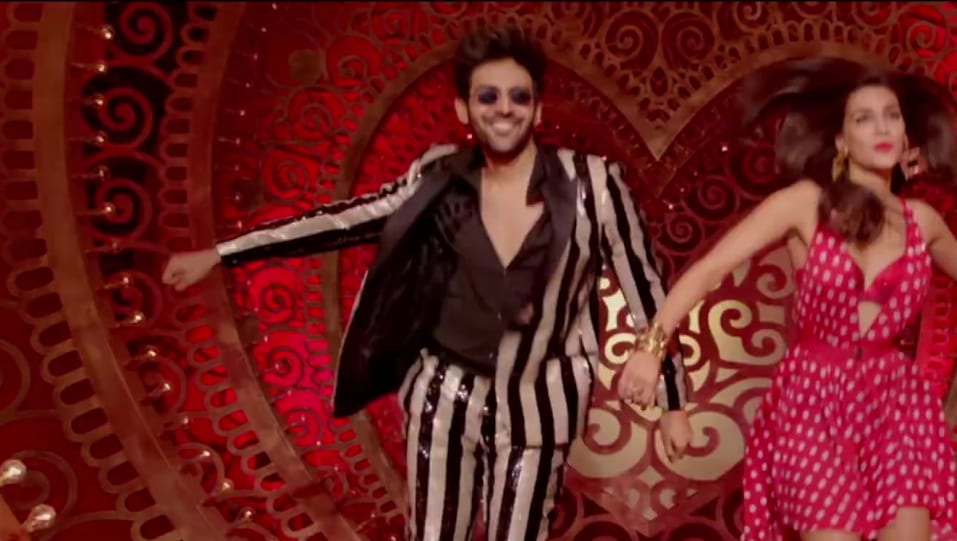 Kartik Aaryan Celebrity Style In Coca Cola Lukka Chuppi 2019 From Coca Cola Charmboard #coca_cola_tu_song_mp3_ringtone new best song ringtone luka chhupi movie. tuxedo