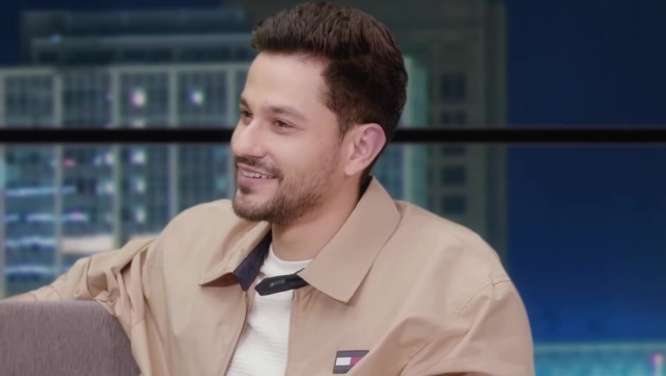 Celebrity Hairstyle Of Kunal Khemu From Interview Siddharth Kannan 2020 Charmboard He appeared as a child actor in films such as hum hain rahi pyaar ke (1993) raja hindustani (1995) and zakhm (1998).he made his debut as a leading man in. jacket