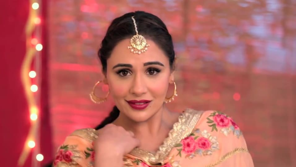 Mandy Takhar In Pink Salwarsuit Outfit Celebrity Clothing Charmboard Gold media records presents you a new song suit by barbie maan lyrics are penned by kaptaan and music is given by mista baaz.♪stream the full song he. salwarsuit