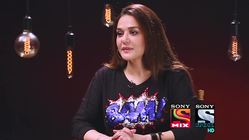 Preity Zinta Black Sweatshirts And Black Jeggings Look Suren