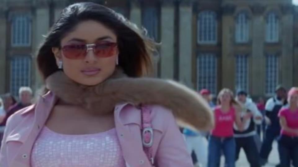 Kareena Kapoor Khan Celebrity Style In Deewana Hai Dekho Kabhi Khushi Kabhie Gham 2001 From Deewana Hai Dekho Charmboard Apna bana ke dekho dil na churale woh aisa kyon lage hai bolo na. tops