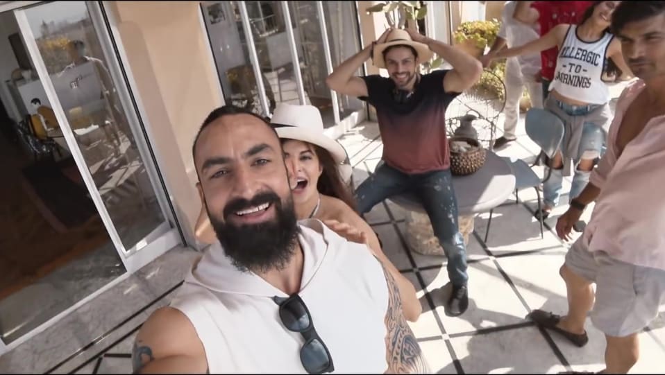 Actors Name Age Wiki Height Birth Place Career Details Makhna Drive 2019 Charmboard Dancing on the song makhna from drive choreography by yoshetaa ( team naach ). makhna drive 2019 charmboard