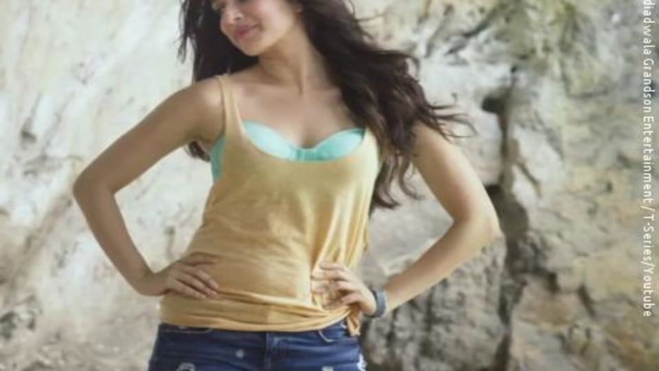 shraddha kapoor baaghi dresses buy online
