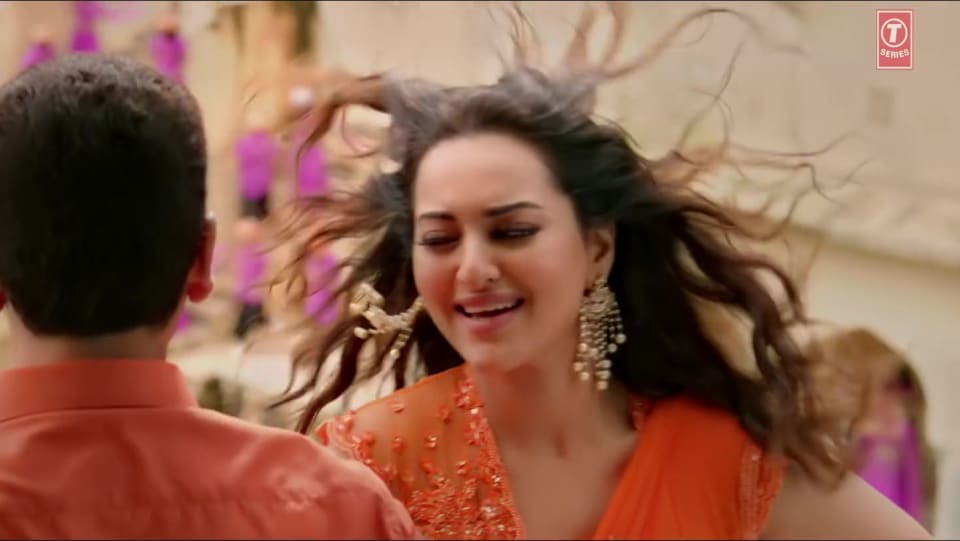 Sonakshi Sinha becomes the only actress to debut in this decade  touch the  1500 cr mark at the Box Office