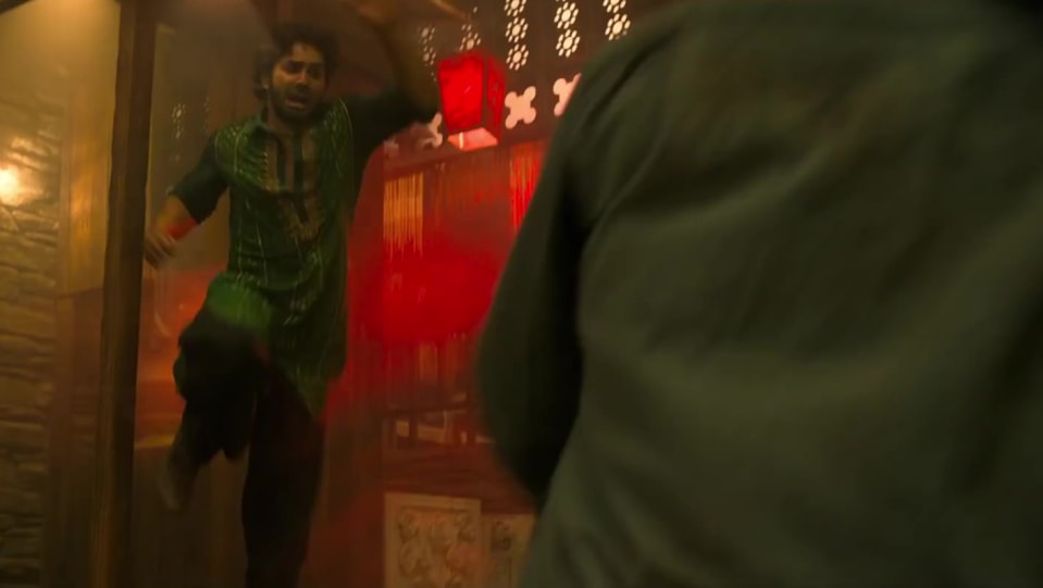 Varun Dhawan Celebrity Style In Official Teaser Kalank 2019 From Official Teaser Charmboard Варун дхаван (хинди वरुण धवन, англ. kurtaset