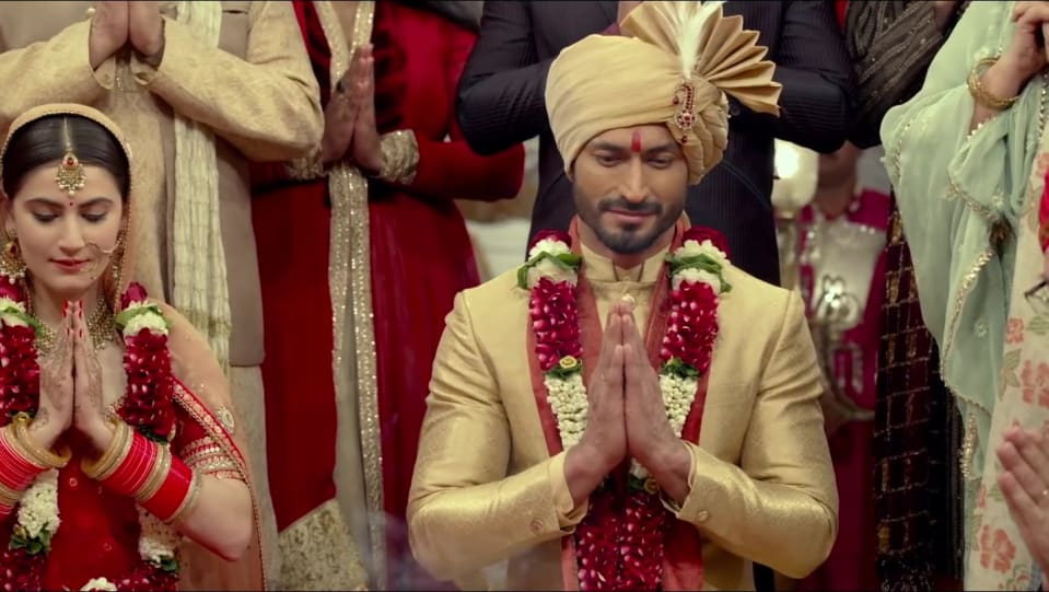 Vidyut Jamwal Celebrity Fashion Footwear In Outfit Name Charmboard Vidyut was born into an army family, hence he travelled and lived all over india due to his father's regular transfers. sherwani