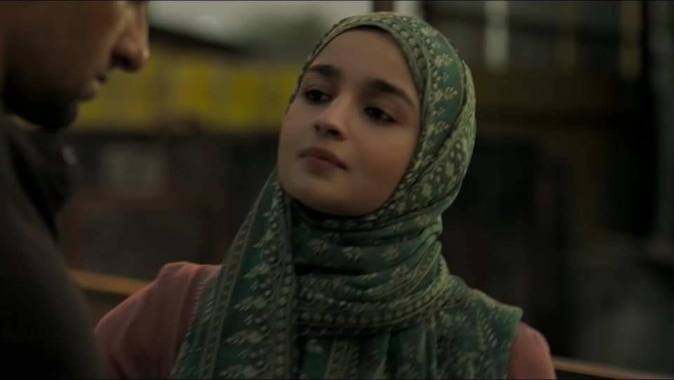 Alia Bhatt Celebrity Style In Azadi Gully Boy 2019 From Azadi Charmboard Gully boy movie review rajeev masand, taran adarsh, anupama chopra, komal nahta all top indian critics at one place featuring ranveer singh alia ratings:3.5/5 review by: kurtatrouser
