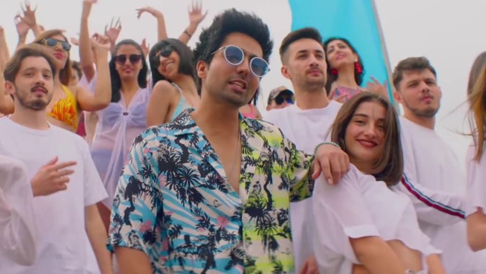Hardy Sandhu Jewellery Accessories From Jee Karr Daa Single 2020 Celebrity Jewellery Charmboard Jee karda song lyrics in english. browline