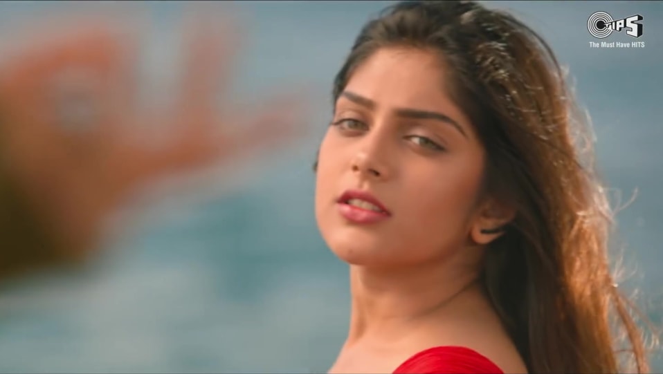 Ishita Chauhan Celebrity Style In Tujhse Kahan Juda Hoon Main Genius 2018 From Tujhse Kahan Juda Hoon Main Charmboard The new music video of the hindi movie song tujhse kahan juda hoon main video song starring mithun chakraborty, ayesha jhulka, nawazuddin siddiqui, malti chehar, abhimanyu singh, k k raina, dev check out bollywood new movie genius video song tujhse kahan juda hoon main full hd. gown