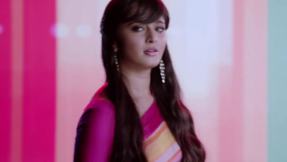 Anushka Shetty - Celebrity Style in Yaen Ennai Video Yennai Arindhaal, 2015 from Yaen Ennai Video.  |  Charmboard