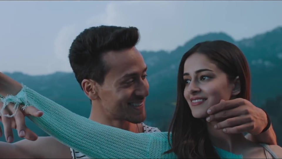 Ananya Pandey Celebrity Style In Fakira Student Of The Year 2