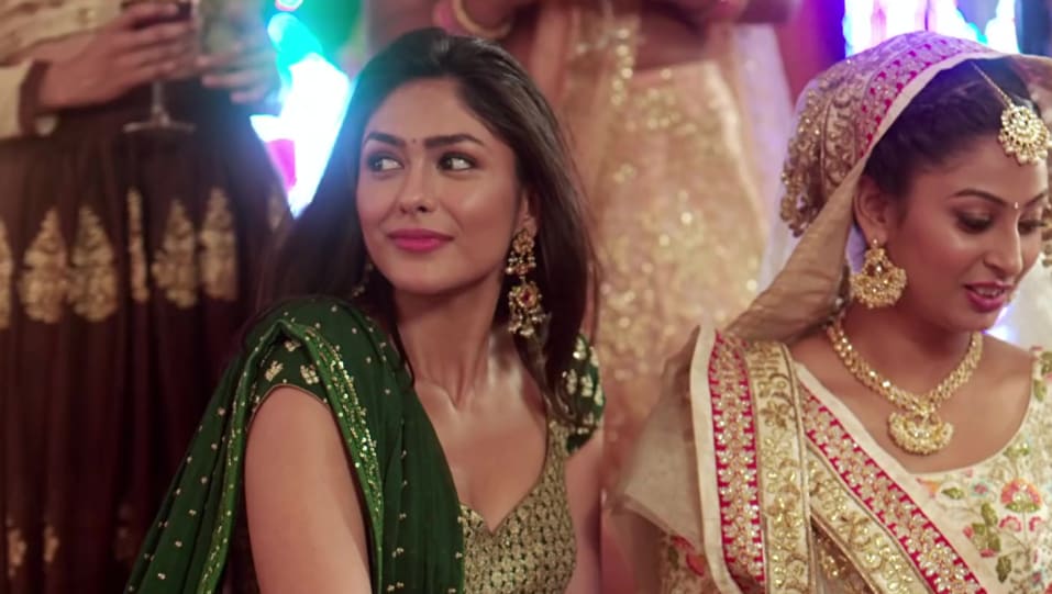 Mrunal Thakur Jewellery Accessories From Gallan Goriyan Single 2020 Celebrity Jewellery Charmboard