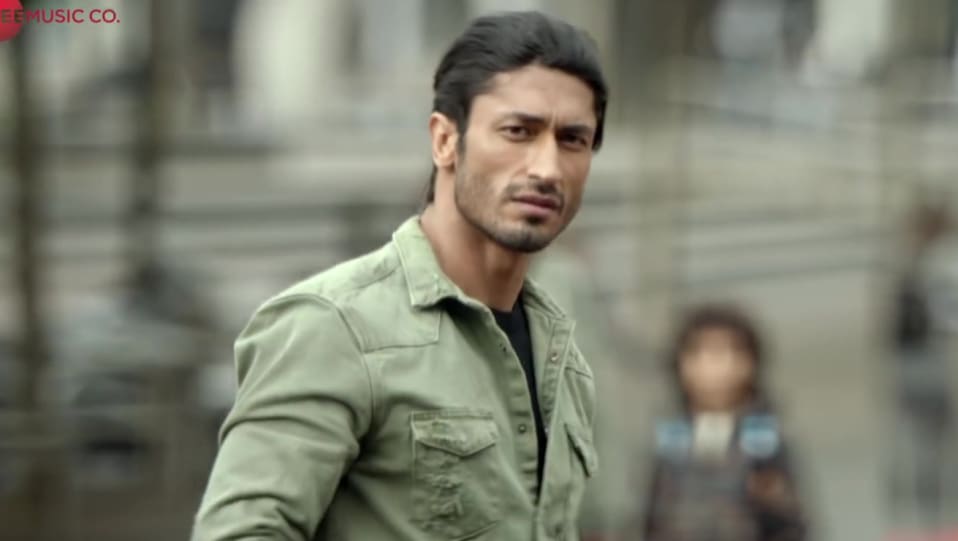 Vidyut Jamwal Celebrity Style In Tera Baap Aaya Commando 3 2019 From Tera Baap Aaya Charmboard Vidyut jammwal latest hd images. jacket