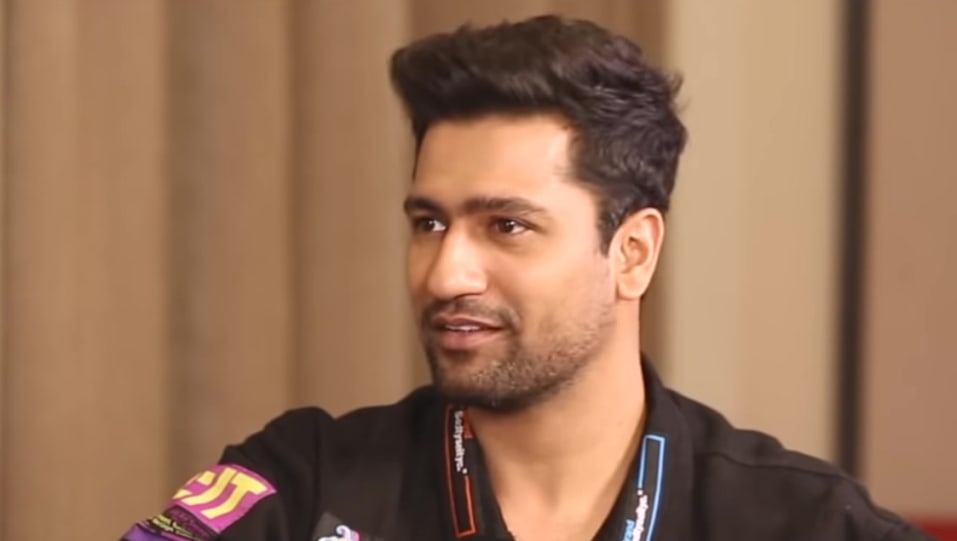 Vicky Kaushal Celebrity Style In Interview Bollywood Hungama 2020 From Interview Charmboard So you've opted to put down the razor and join the bearded brotherhood.