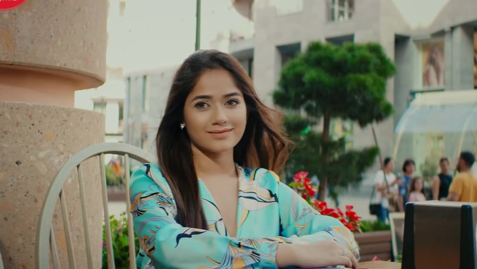 Jannat Zubair Rahmani Celebrity Style In Jatti Single 2019 From Jatti Charmboard Let's make cute cardboard dolls and dress them up for a nice, nippy winter walk with the dog! dress