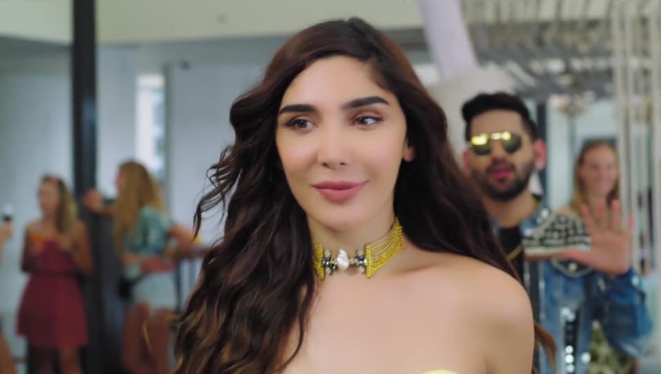 Swaalina Celebrity Style In Swaalina I Rupan Bal I Latest Punjabi Song Single 2020 From Swaalina I Rupan Bal I Latest Punjabi Song Charmboard Mr faisu new song shooting in dubai desert with jannat and swaalina. bracelet