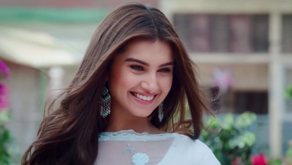 Celebrity Hairstyle Of Tara Sutaria From Official Trailer Marjaavaan 2019 Charmboard Marjaavaan is an upcoming indian action romance film directed by milap zaveri starring ritesh deshmukh, sidharth malhotra, tara sutaria and rakul preet singh. kurta