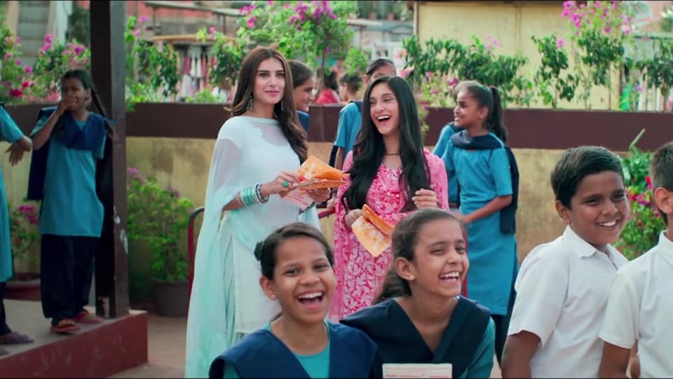 Tara Sutaria Celebrity Style In Kinna Sona Marjaavaan 2019 From Kinna Sona Charmboard Mahiya mere maahi jaaniya dil jaani mahiya mere maahi jaaniya dil jaani kinna sona tu sona tu haan. kurta