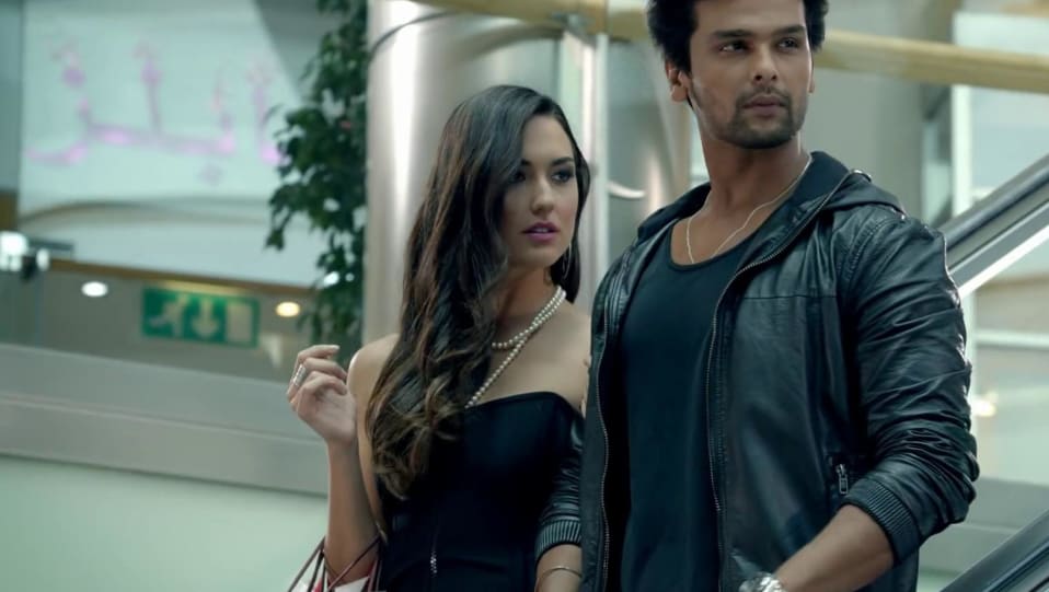 Elli Avram Celebrity Style In Zaroori Tha Back 2 Love 2014 From Zaroori Tha Charmboard Know what this song is about?