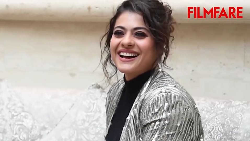 Get Kajol Voluminous Wavy Hair Hairstyle In Filmfare Official