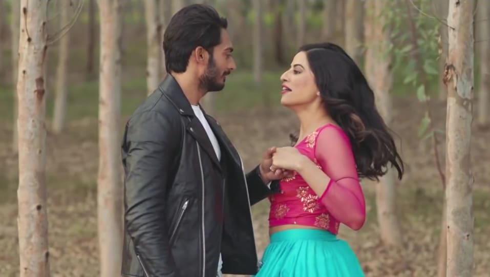 Saanvi Dhiman Celebrity Style In Feel Good Gidarh Singhi 2019 From Feel Good Charmboard How gidar singhi change human life. blouse