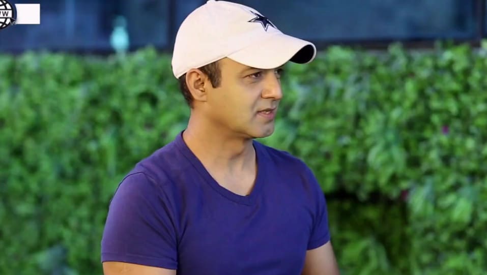 Faridoon Shahryar Celebrity Style In Interview Bollywood Hungama 2020 From Interview Charmboard Works for bollywood hungama.views r personal. charmboard