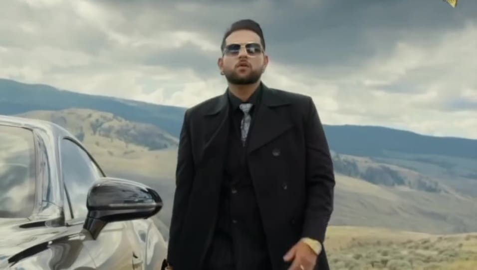 karan aujla grey coat pant