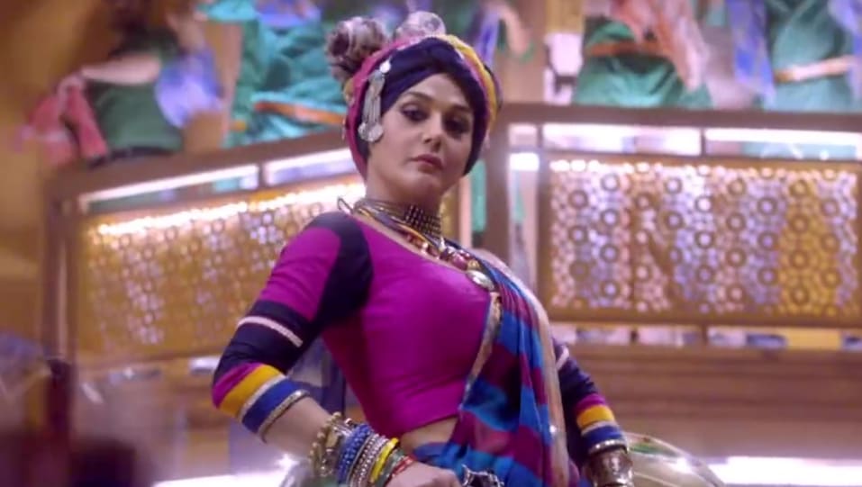 Preity Zinta Celebrity Style In Naam Hai Bhaiaji Bhaiaji Superhit 2018 From Naam Hai Bhaiaji Charmboard Bhaiyyaji superhit movie preity zinta sunny deol ameesha patel on location. saree