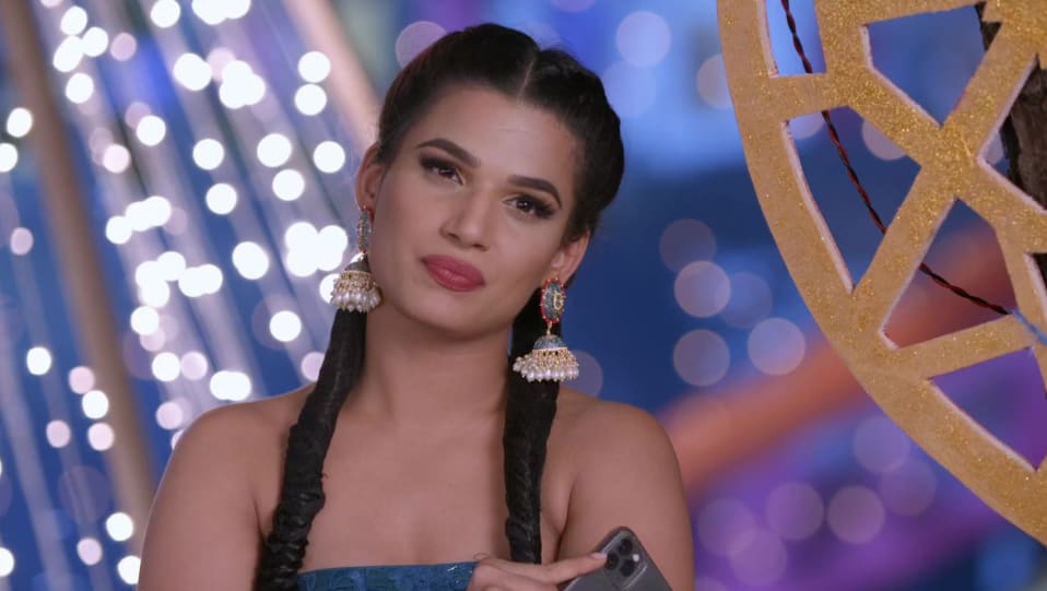 Celebrity Hairstyle of Naina Singh from Kumkum Bhagya, Episode 1561, 2020 |  Charmboard