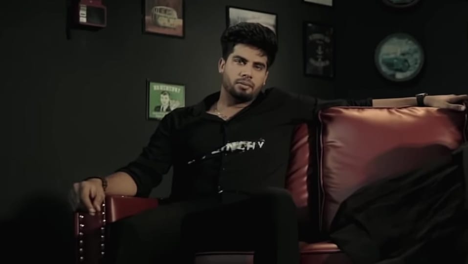 Actors Name Age Wiki Height Birth Place Career Details Aadat Single 2020 Charmboard Official account of singga email : charmboard