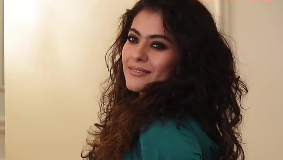 Get Kajol Messy Wavy Hair Hairstyle In Filmfare Official