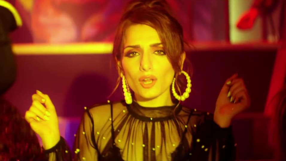 Prakriti Kakar Celebrity Style In Mafiyaan Single 2019 From Mafiyaan Charmboard Mellowd & mj5 reaction jaby koay. tops