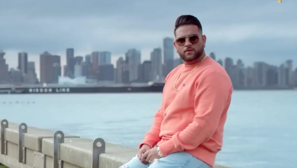 Karan Aujla In Blue Jeans Outfit Celebrity Clothing Charmboard Play karan aujla hit new songs and download karan aujla mp3 songs and music album online on gaana.com. sunglasses