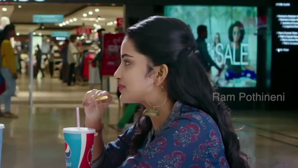 Anupama Parameshwaran Celebrity Style In Rayyi Rayyi Mantu Vunnadhi Okate Zindagi 2017 From Rayyi Rayyi Mantu Charmboard Watch and enjoy rayyi rayyi mantu full hd video song from vunnadhi okate zindagi. kurta