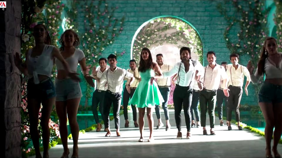 Pooja Hegde Celebrity Style In Buttabomma Ala Vaikunthapurramuloo 2020 From Buttabomma Charmboard Raajula kaalam kaadhu rathamo gurran levuu addham mundara naatho nene yudham. dress