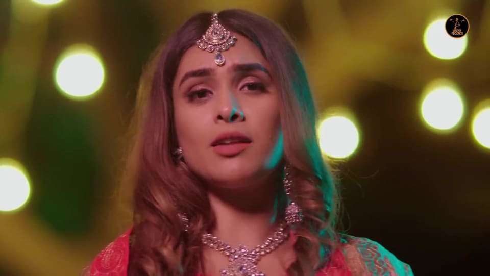 Neha Malik Celebrity Style In Mere Wali Sardarni Single 2019 From Mere Wali Sardarni Charmboard Mere wali sardarni lyrics song credits : lehengacholi