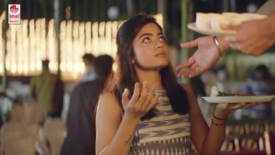 Actors Name Age Wiki Height Birth Place Career Details Gira Gira Gira Dear Comrade 2019 Charmboard The day i become more important to you than cricket, vijay deverakonda tells rashmika at a key moment in bharat kamma's dear but lilly takes him by surprise. gira gira gira dear comrade 2019