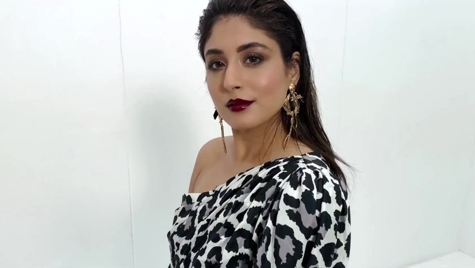 Celebrity Makeup Of Kritika Kamra From Up Falguni Shane Peacock 2018 Charmboard See more of kritika kamra on facebook. charmboard