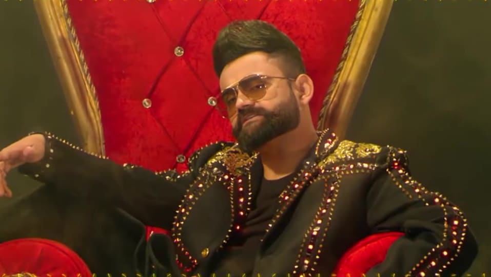 Celebrity Hairstyle of Amrit Maan from Jacketan Lightan Waliyan , Do Dooni Panj, 2018 | Charmboard Celebrity Hairstyle of Amrit Maan from Jacketan Lightan Waliyan , Do Dooni Panj, 2018 | Charmboard