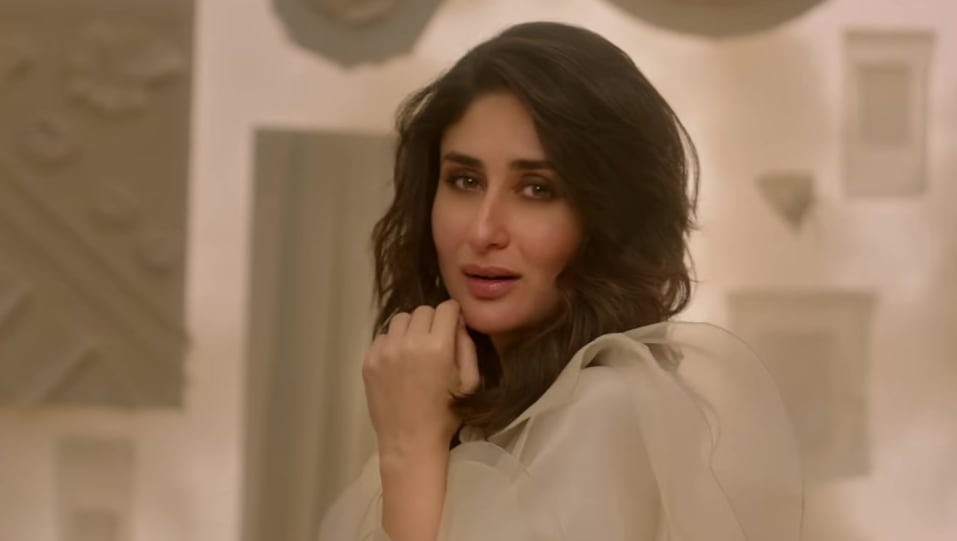 Social Buzz Kareena Kapoor Khan Latest News Images Updates Posts Laadki Angrezi Medium 2020 Charmboard Today, her team shared a photo on instagram in which bebo can be seen posing with anaita shroff adajania and others. charmboard