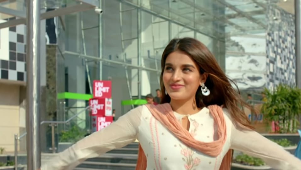 Nidhhi Agerwal Celebrity Style In Hey Nenila Mr Majnu 2019 From Hey Nenila Charmboard Majnu heroine హాట్ video | mr. kurta