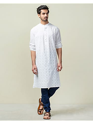Aditya Roy Kapur Celebrity Style In Official Trailer Kalank 2019 From Official Trailer Charmboard #kalank #10s #2 #aditya roy kapoor #aditya roy kapur #bollywood #hindi cinema #hindicinema #indian cinema #india #desi #movie #screencaps #poc #brown sugar. kurta