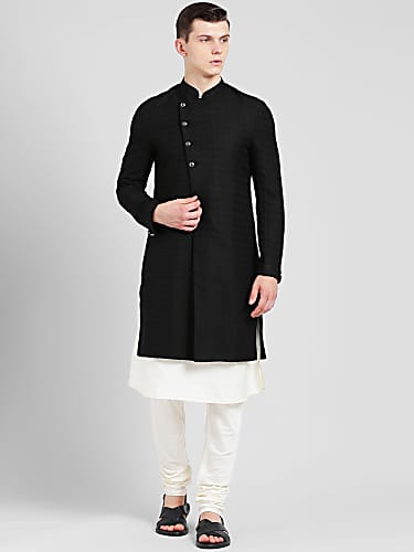 Salman Khan Celebrity Style In Chashni Bharat 2019 From Chashni Charmboard Pavan (salman khan) ile shahida'nın yolları bakalım nasıl kesişecek ve pavan, shaihada'yı ailesine 0. pocketsquares